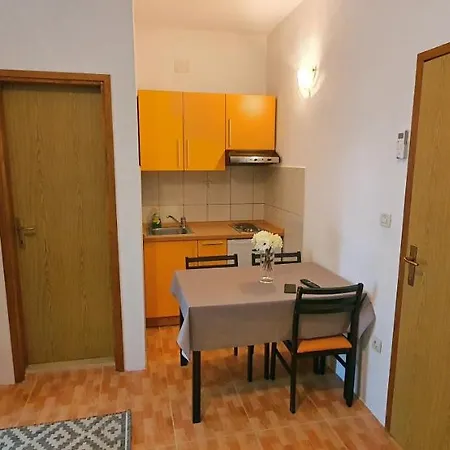 Apartment Apartman Meri 1 *