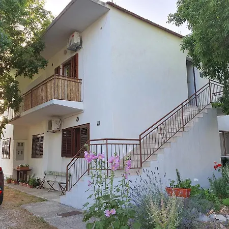 Apartman Meri 1 *