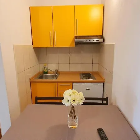 Apartman Meri 1 *